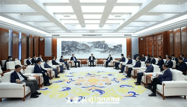​多位全国政协副主席<strong></p>
<p>哈尔滨金融</strong>，到地方考察调研