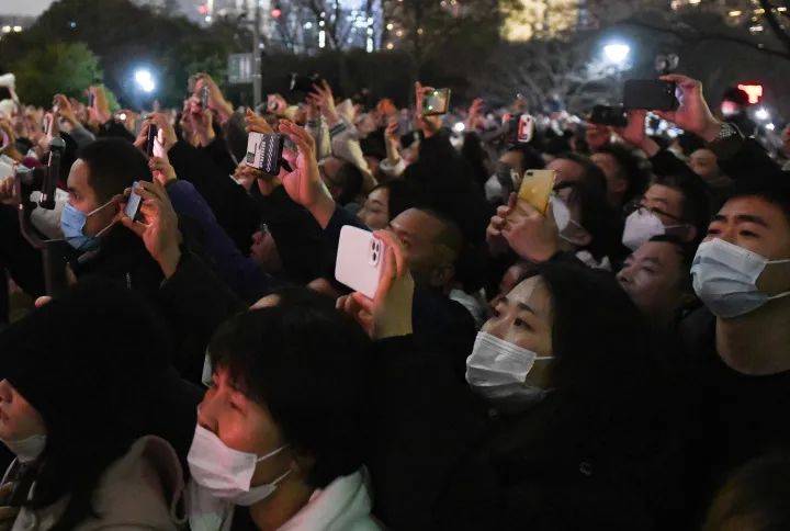五一放一天不调休<strong></p>
<p>东南亚金融危机</strong>，能接受吗？