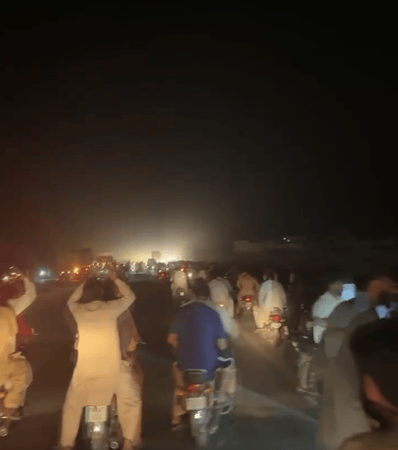 突发！印度向巴基斯坦三地发射导弹<strong></p>
<p>腾讯</strong>，巴方誓言回应！两架印空军战机被击落，巴方全国空域关闭48小时