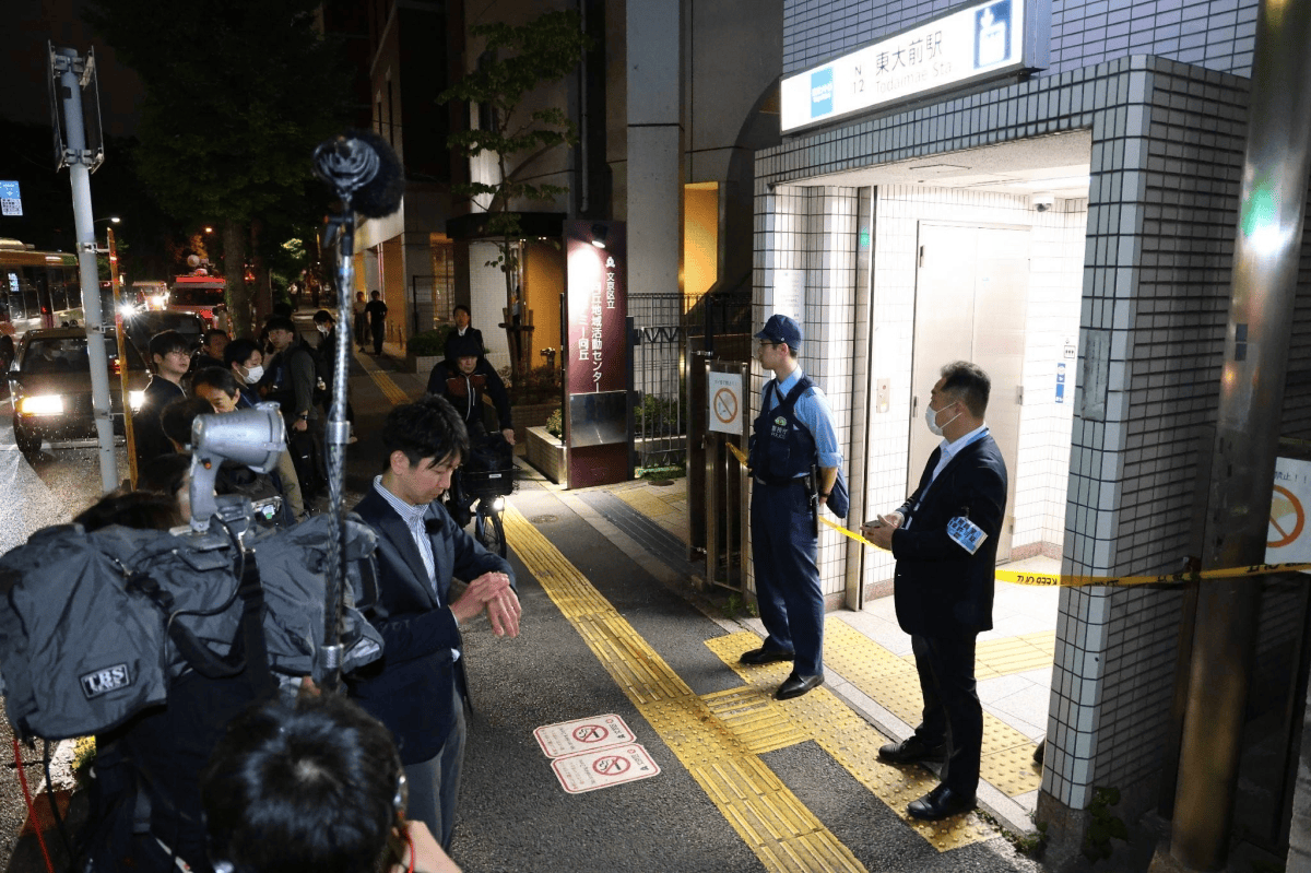 日本地铁出现随机杀人事件<strong></p>
<p>中国金融网</strong>，43岁男子挥菜刀砍伤2人被捕