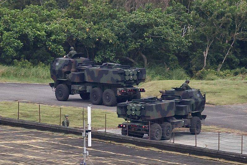 台媒：台军首次试射“海马斯”火箭炮时两度发生讯号异常<strong></p>
<p>英皇金融</strong>，岛内网友讽“又一场烟火秀”