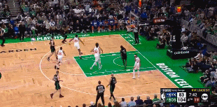 NBA季后赛|知耻后勇<strong></p>
<p>金融论坛</strong>，绿军127：102尼克斯，扳回一城