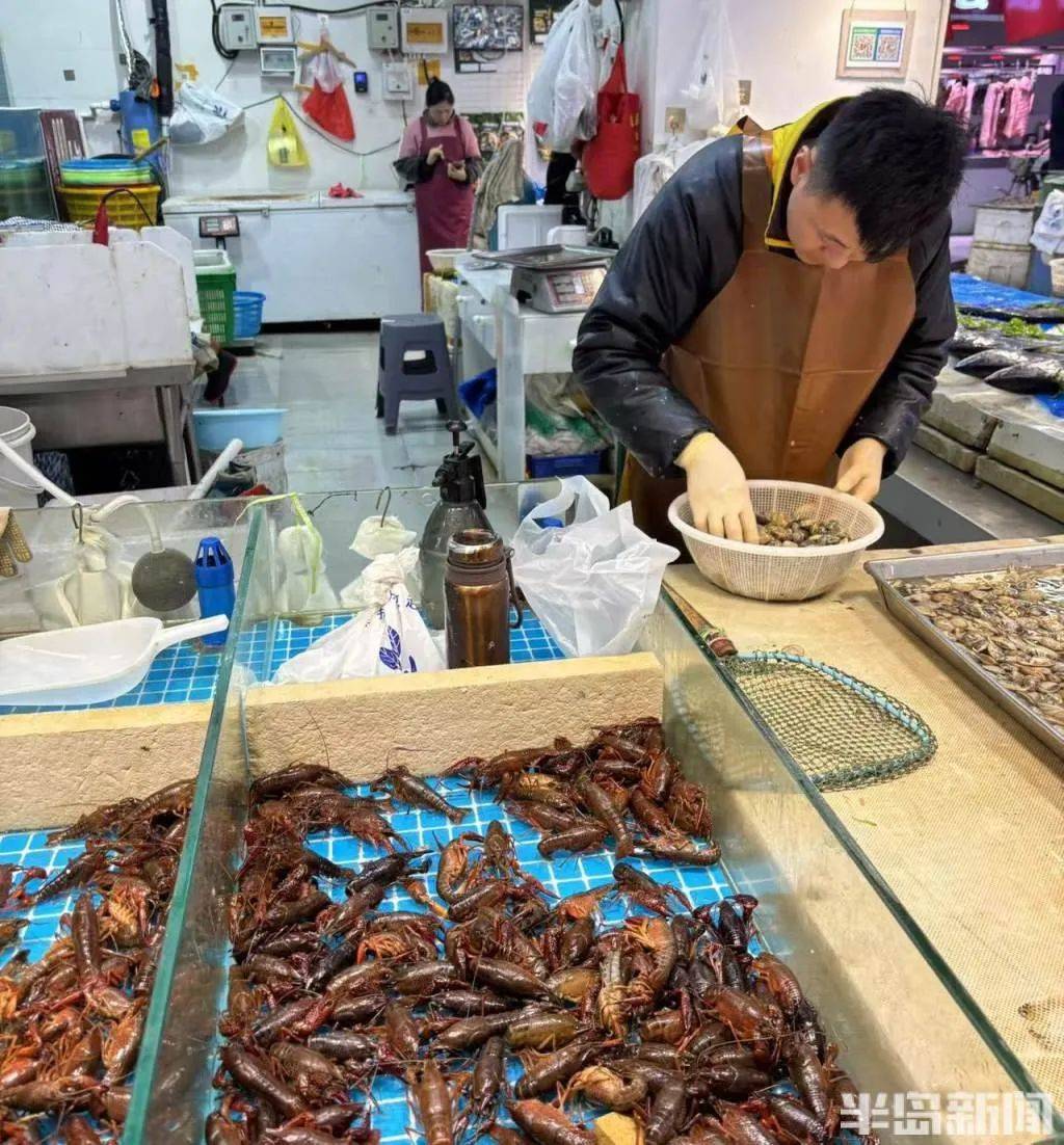 价格暴跌近50%<strong></p>
<p>金融论坛</strong>！“接下来还会降”！青岛正大量上市……