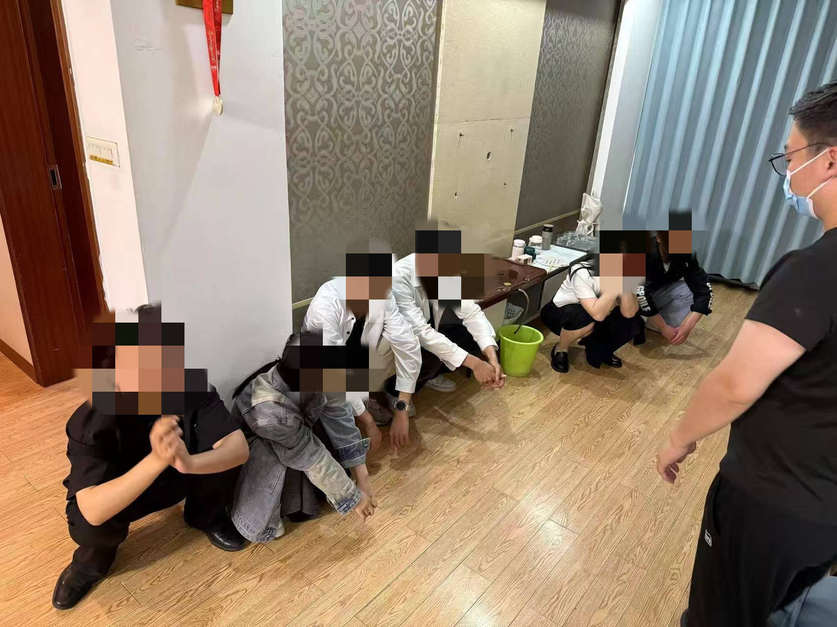 武汉警方摧毁特大传销团伙<strong></p>
<p>金融论坛</strong>，涉案金额逾千万元