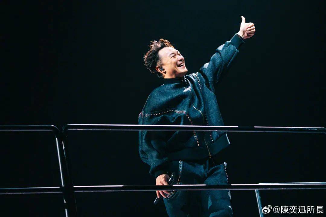 热搜第一<strong></p>
<p>金融网站</strong>！“陈奕迅因新冠并发症去世”？歌手叶晓粤辟谣：假的！