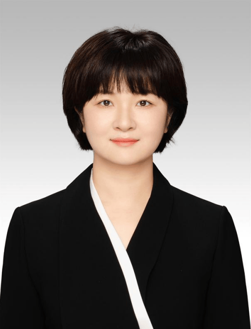 不到1年再公示<strong></p>
<p>金融网站</strong>，生于1987年的李金玲，拟提名为县长候选人