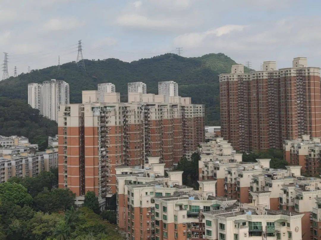 “一小时飞过8架”“感觉屋在抖”！深圳有小区遭遇<strong></p>
<p>离岸金融</strong>，市民：睡不着
