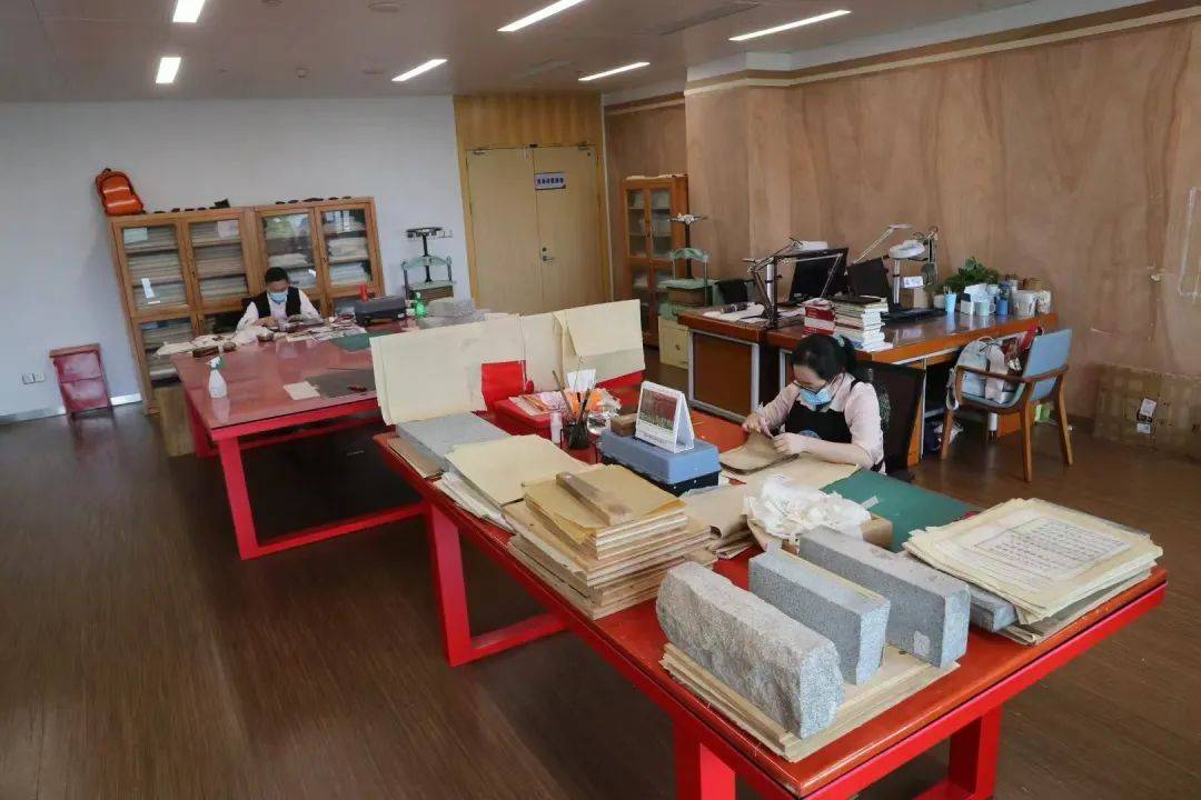 “冷板凳”一坐18年<strong></p>
<p>离岸金融</strong>！41岁厦门女子：要一直坐下去