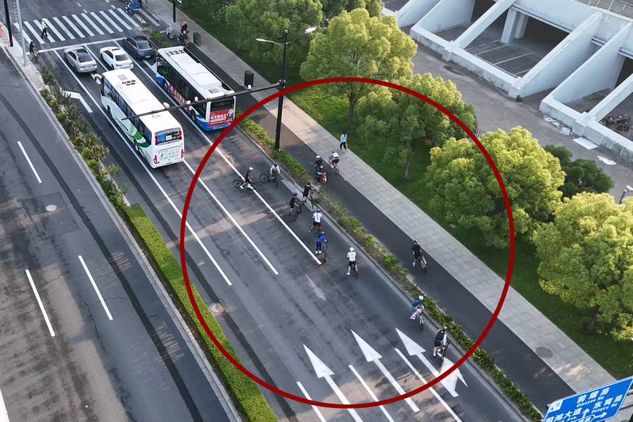 对“暴骑团”出手<strong></p>
<p>国际金融理财师</strong>！浦东交警严查违法骑行：公路不是竞技场
