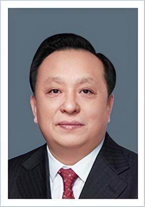 中组部有关负责同志宣布中央决定：<strong></p>
<p>通用金融</strong>他们的职务调整