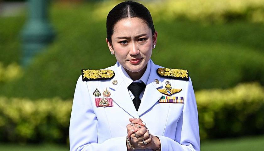 被暂停泰国总理之职<strong></p>
<p>金融经济</strong>，佩通坦提前布局将继续任内阁部长