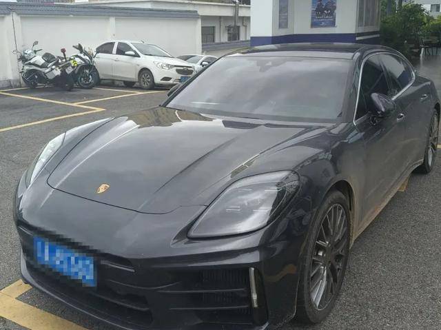 离奇<strong></p>
<p>金融保险</strong>！昆明一辆140万的保时捷在停车场凭空消失