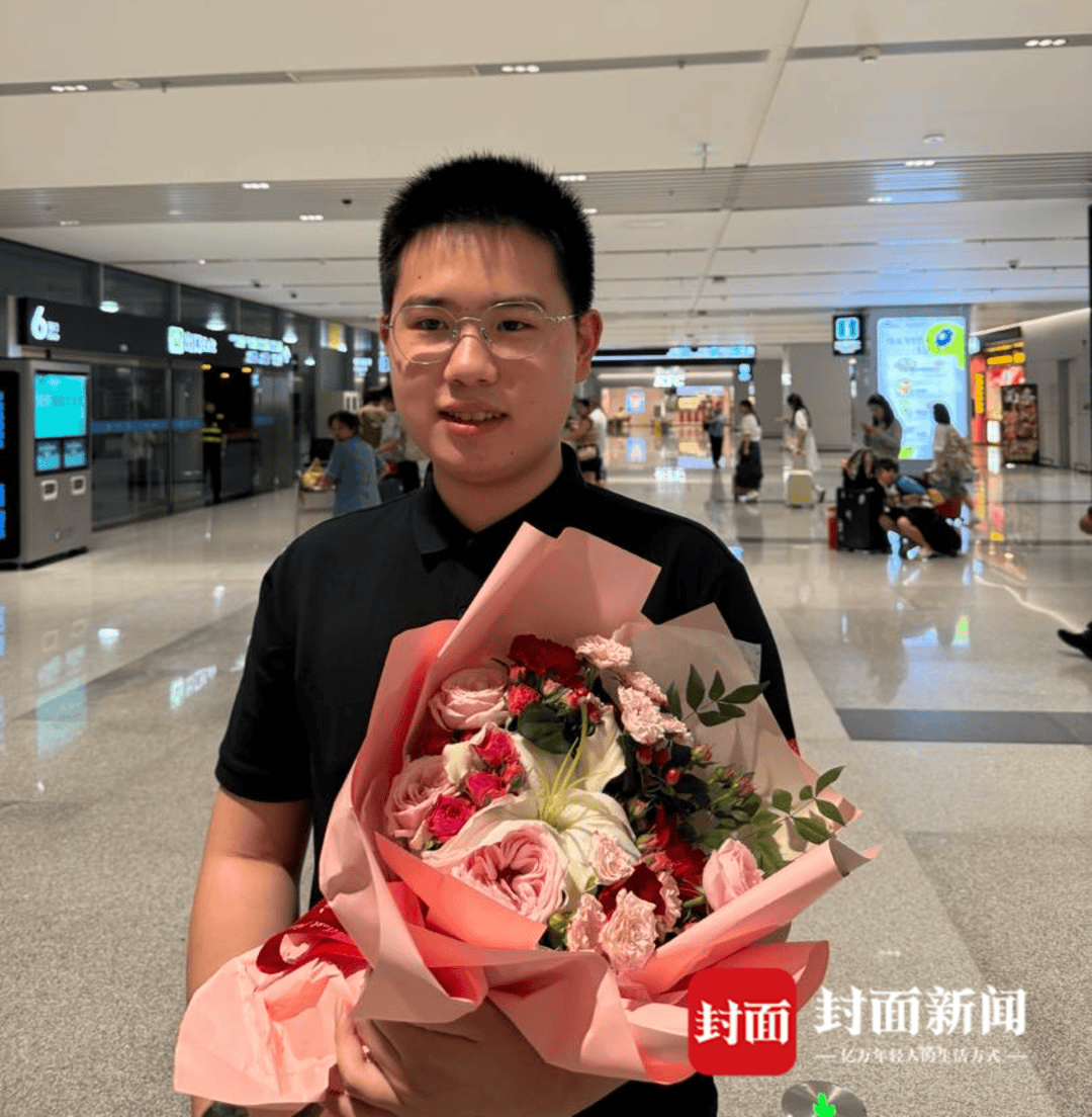 理论成绩世界第一<strong></p>
<p>国际金融危机</strong>！成都七中17岁学子夺得国际化学奥赛金牌