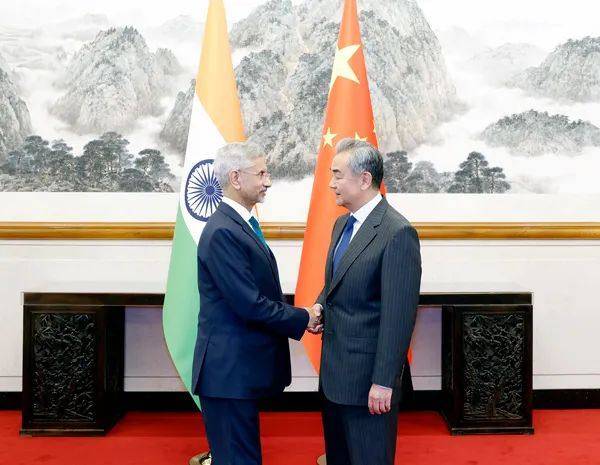 叫中国名字<strong></p>
<p>中国金融危机</strong>，娶日本妻子，5年没见的印度外长来了