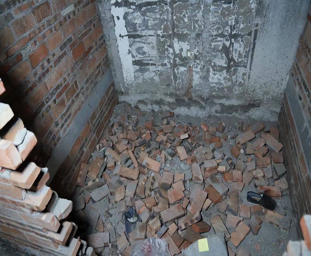 3人高坠身亡<strong></p>
<p>中国金融危机</strong>！深圳官方发布较大事故调查报告