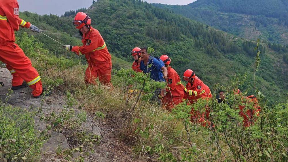 一人因登山摔伤腰部被困山底<strong></p>
<p>买入返售金融资产</strong>，淄博消防紧急救援