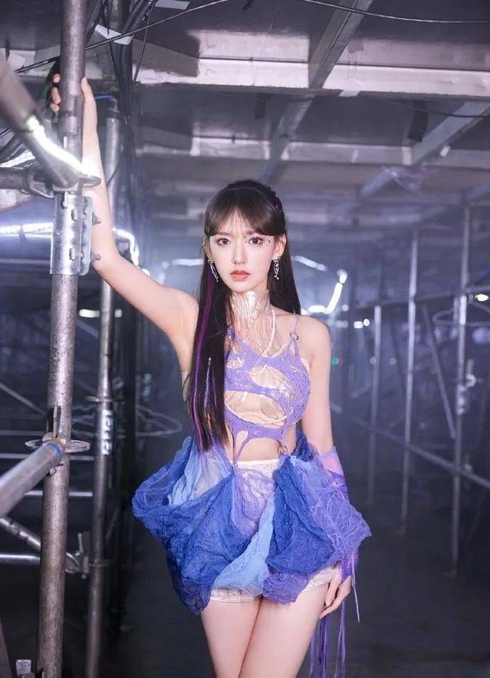 女演员自曝患精神疾病<strong></p>
<p>笑脸金融</strong>，“不想让所有人都来可怜我”