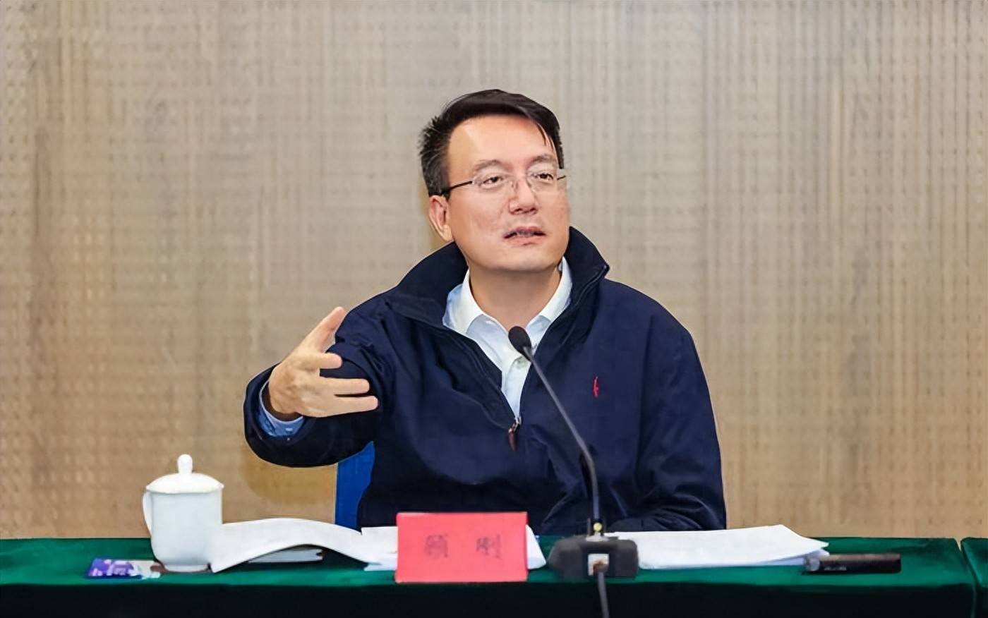 <strong></p>
<p>黔农云</strong>他或将成为全国副省级城市政府最年轻“一把手”