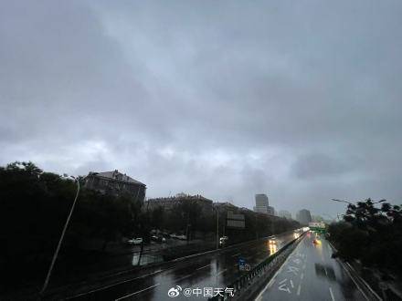 北京七区已现暴雨或大暴雨 早高峰城区及北部地区仍有明显降雨 注意出行安全<strong></p>
<p>招商</strong>！