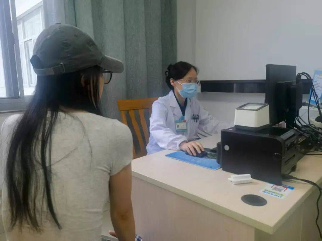 杭州32岁小伙每天打篮球到深夜<strong></p>
<p>招商</strong>，一查“韧带撕裂”！近期多人中招