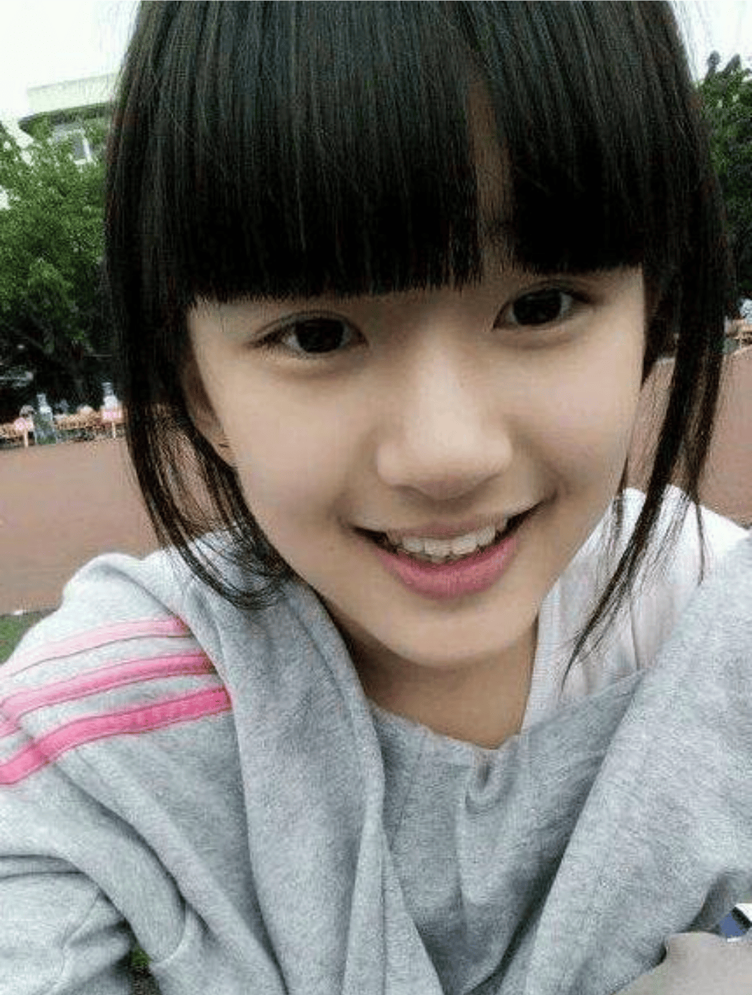 赵露思突然开撕经纪公司<strong></p>
<p>门锁</strong>，“顶流小花怎么走到穷途末路”