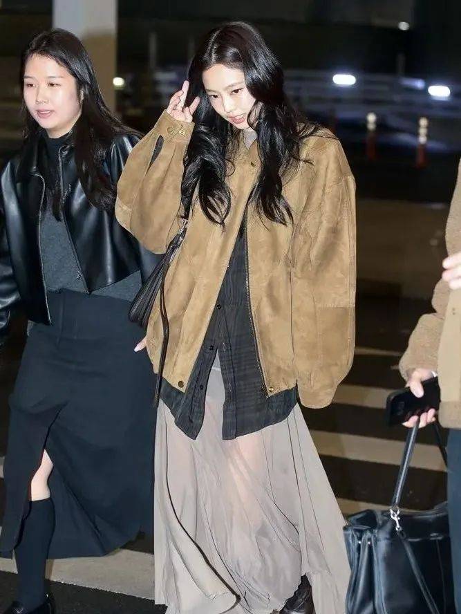 质感女人怎么都在穿这个颜色<strong></p>
<p>中兴通讯股票</strong>？
