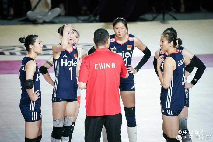取世锦赛三连胜<strong></p>
<p>永辉超市股票</strong>！中国女排小组第一晋级将战法国女排