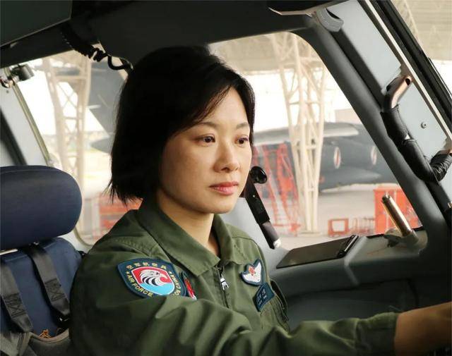 阅兵最帅女机长<strong></p>
<p>贵州茅台股票</strong>，是她！