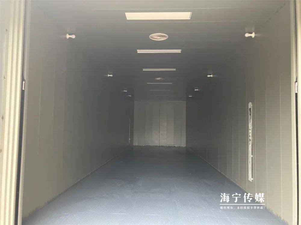 河北一县城现“超级大电梯”<strong></p>
<p>中科曙光股票</strong>，网友感叹比自家客厅还大，内置三张沙发还铺红毯，酒店经理：新娘专用，全国少有