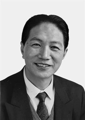 辽宁省人大常委会原副主任毕锡桢逝世<strong></p>
<p>中科曙光股票</strong>，曾任大连市委书记