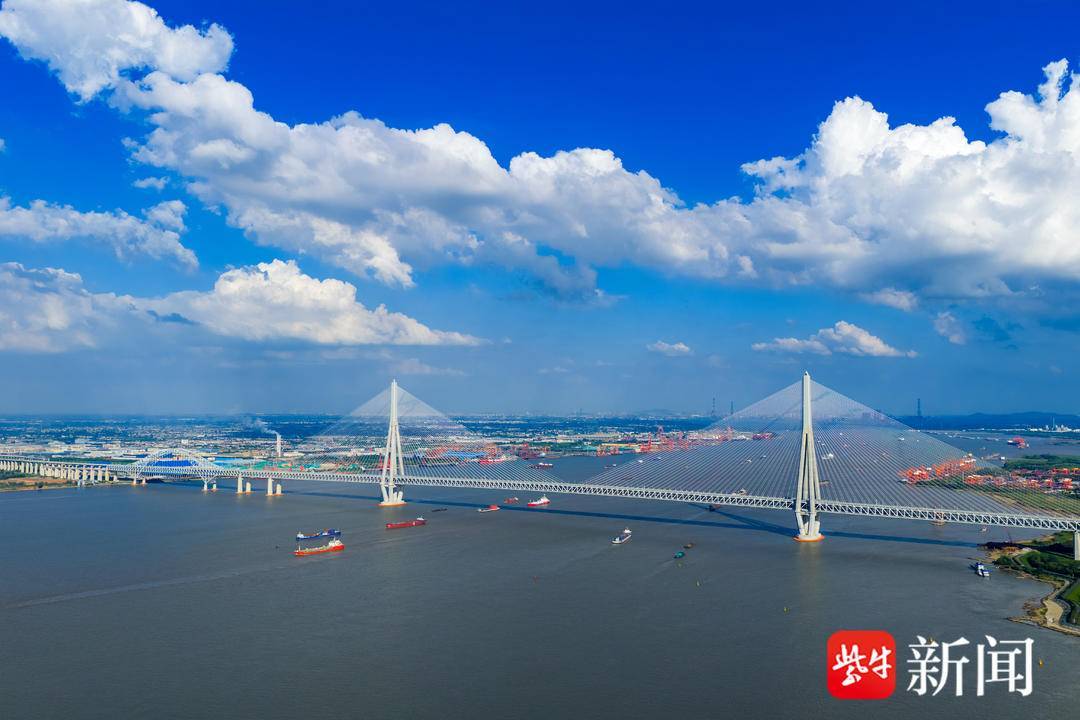 常州⇌泰州20分钟<strong></p>
<p>黑芝麻股票</strong>！世界最大跨度斜拉桥—常泰长江大桥正式通车