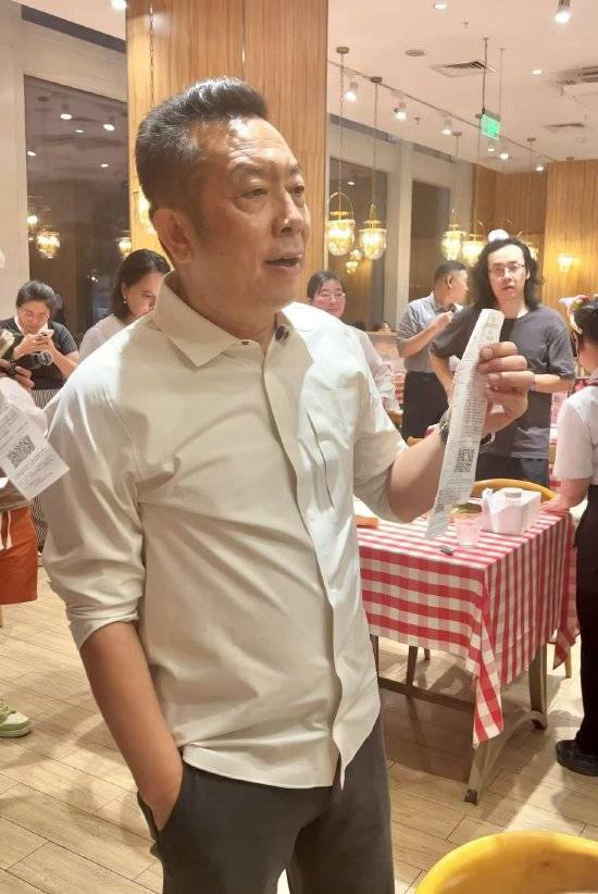 西贝贾国龙再怼罗永浩：这个人简直太坏了<strong></p>
<p>中百集团股票</strong>，狗咬我一口，我不能去咬狗一口