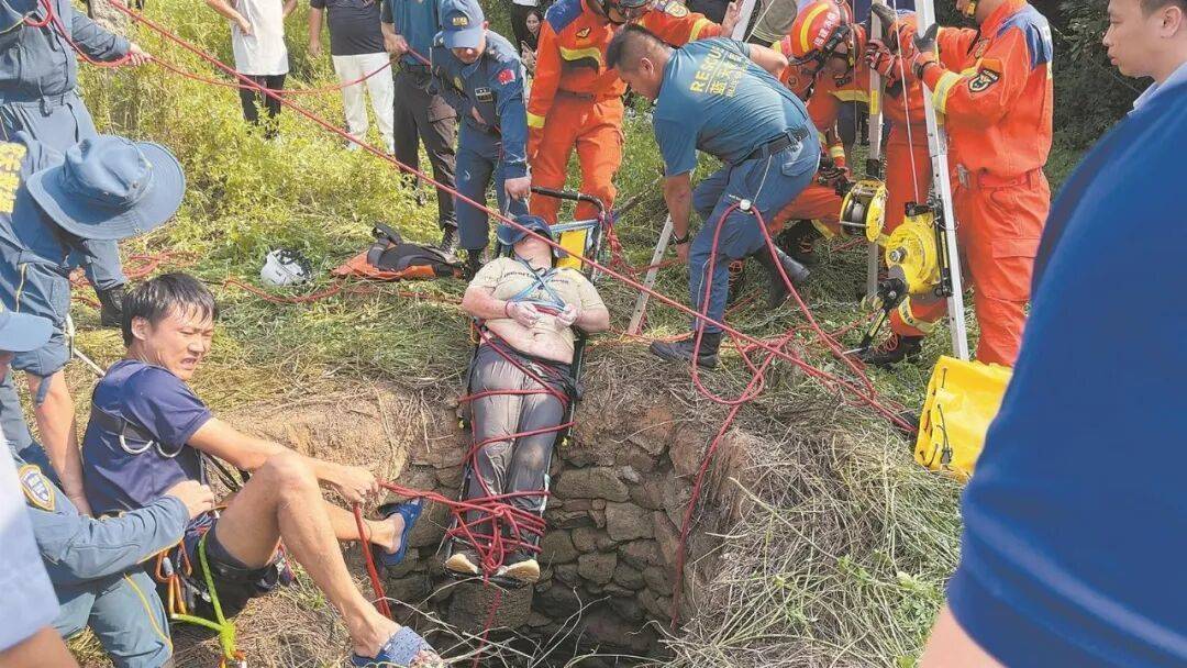 泉州坠井女子“54小时噩梦”：几条蛇爬身上<strong></p>
<p>浪潮信息股票</strong>，双侧肋骨骨折！绝望时靠一个信念坚持活下来……