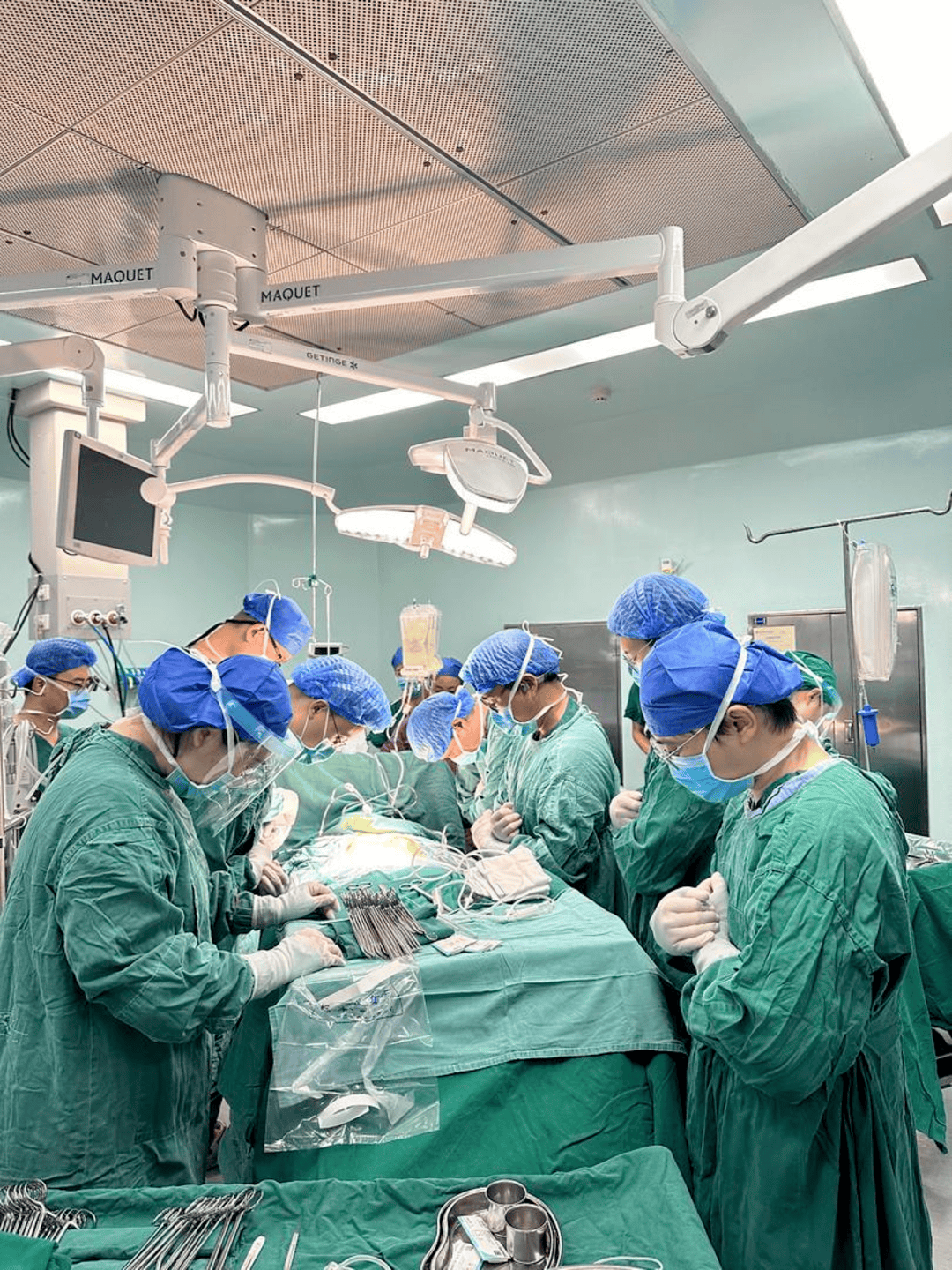 让生命延续<strong></p>
<p>汤姆猫股票</strong>！父母将23岁离世儿子的器官捐出“救了”七个人｜封面头条