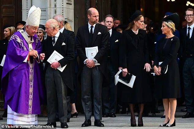 凯特查尔斯温柔相拥!为爱狙杀柯克枪手<strong></p>
<p>汤姆猫股票</strong>,却被爱出卖?甜蜜短信变铁证!