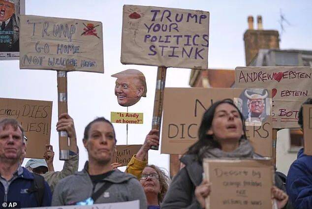 凯特查尔斯温柔相拥!为爱狙杀柯克枪手<strong></p>
<p>汤姆猫股票</strong>,却被爱出卖?甜蜜短信变铁证!