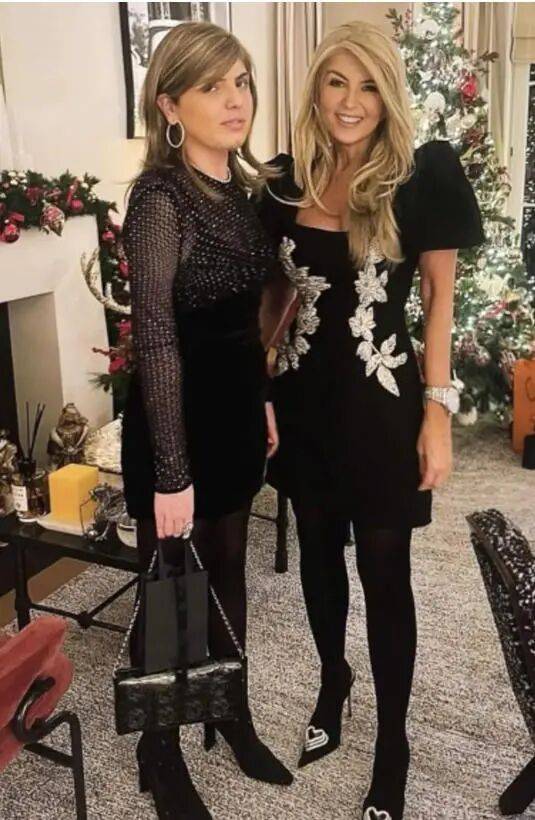 希腊航运巨头28岁女继承人在家中死亡<strong></p>
<p>汤姆猫股票</strong>，疑被虫类叮咬后发病，涉事医院承认犯下严重错误