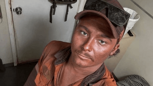 23岁澳大利亚1米78男子淹死在印尼1米5深泳池<strong></p>
<p>新浪财经股票首页行情</strong>,遗体送回国心脏丢失,出现多处割伤和瘀痕