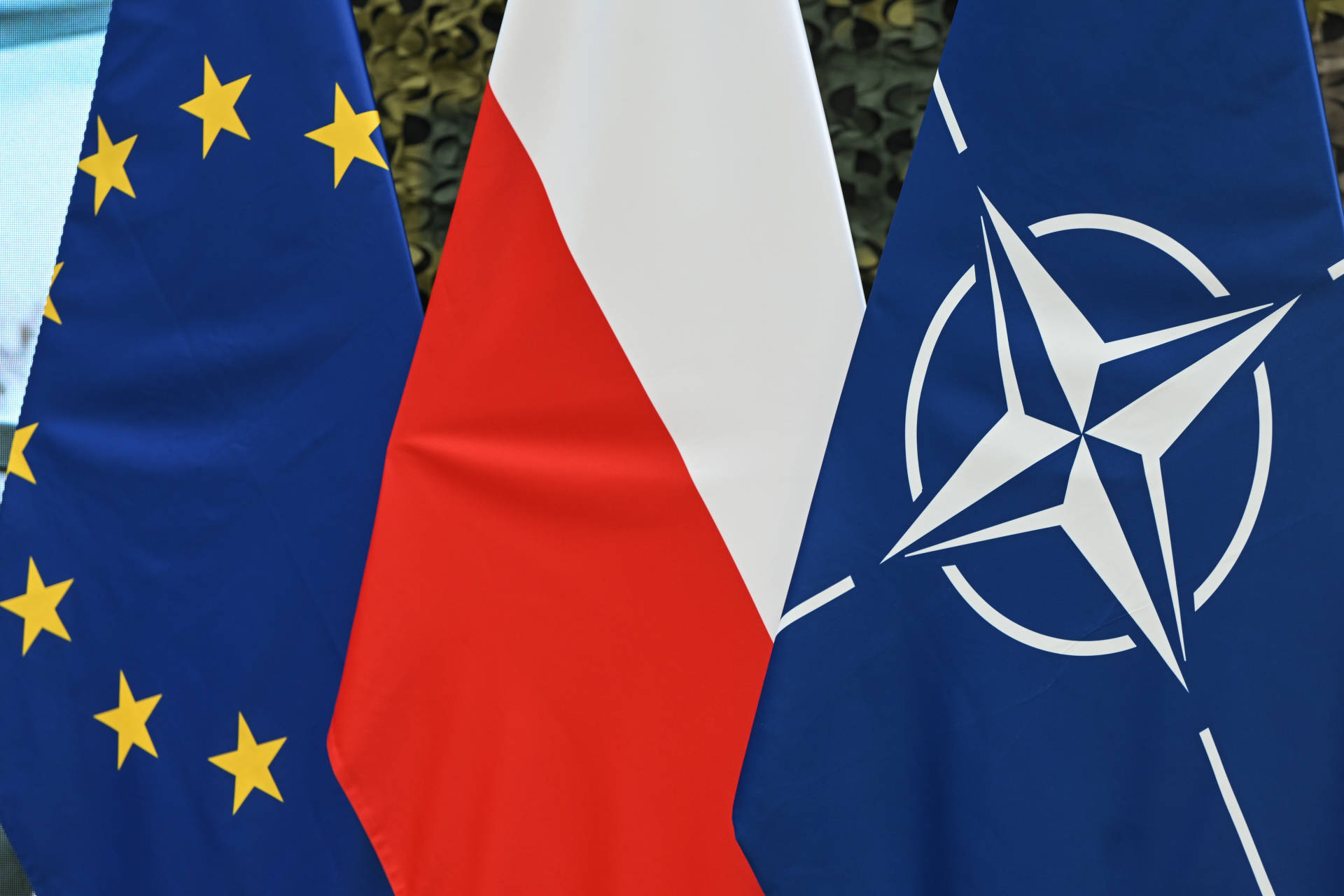 德国出动战斗机拦截俄军机！俄军：击沉2艘乌克兰无人艇<strong></p>
<p>新浪财经股票首页行情</strong>，65架无人机！乌军：击退俄军多次进攻