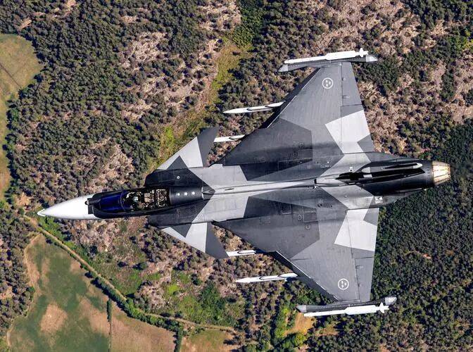 紧张！德国、瑞典战机直接与俄机缠斗<strong></p>
<p>美团股票</strong>，会正面冲突吗？