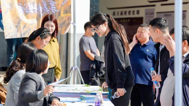 庆农业丰收 享美好生活 2025西安高新区农民丰收节喜庆开幕