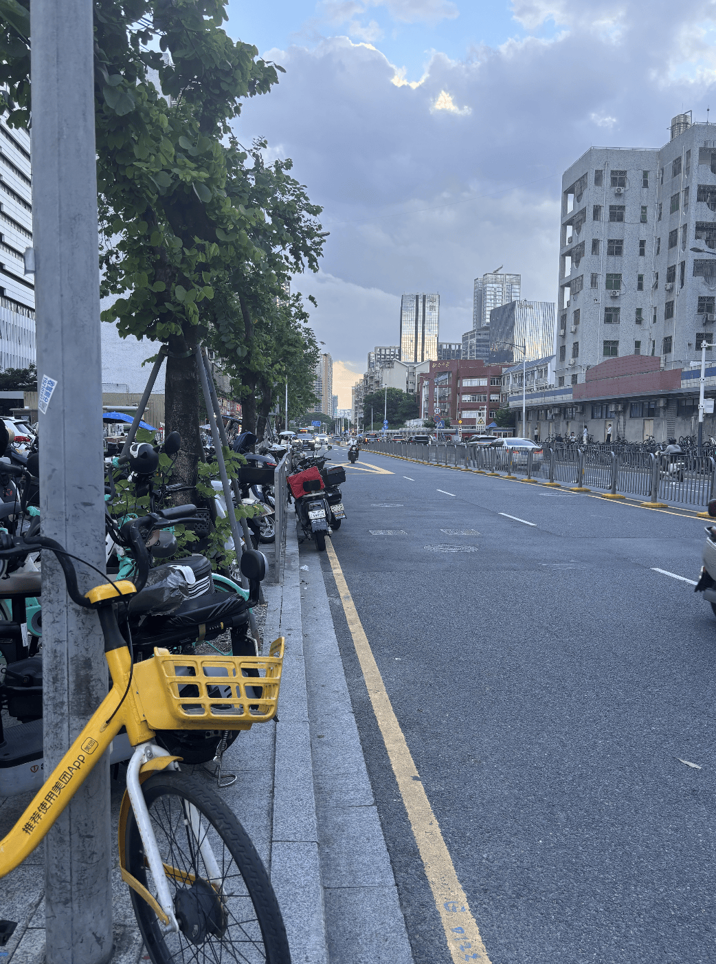 深圳一医院门口被指“举步维艰”<strong></p>
<p>常山北明股票</strong>！整治后记者实探:仍很堵