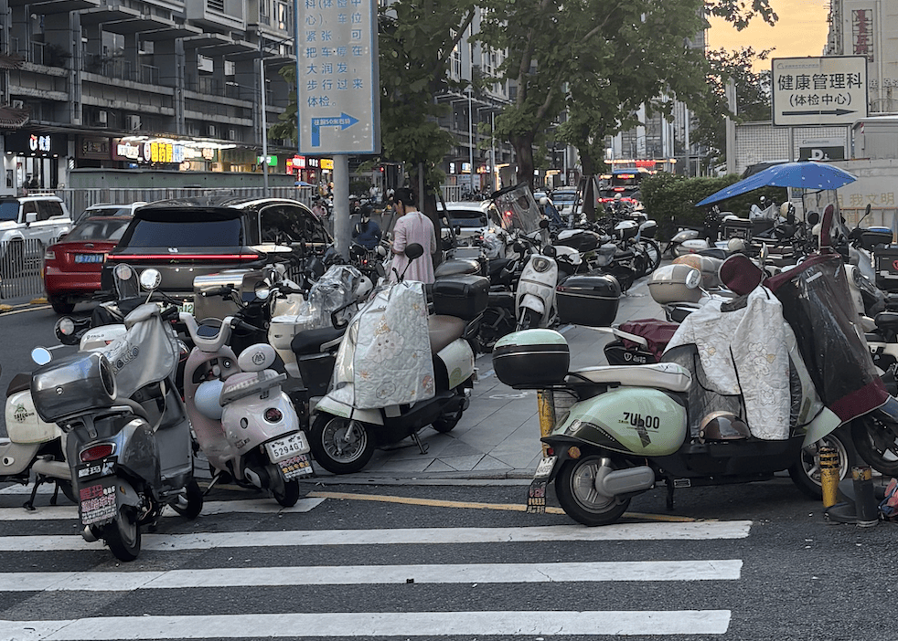 深圳一医院门口被指“举步维艰”<strong></p>
<p>常山北明股票</strong>！整治后记者实探:仍很堵