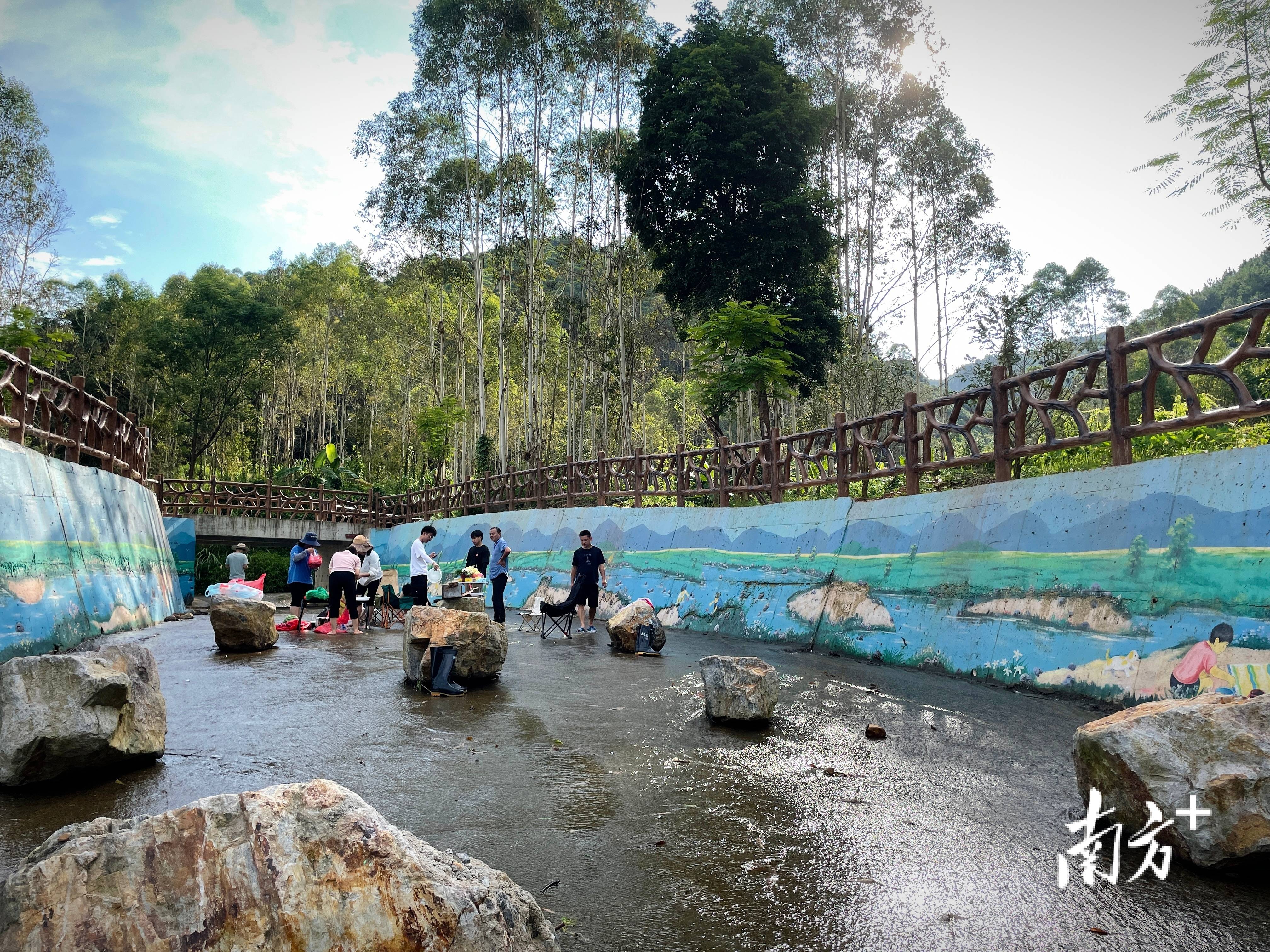 “外来媳妇”谭焕贞五年深耕<strong></p>
<p>常山北明股票</strong>,佛冈高岗宝山村换新貌