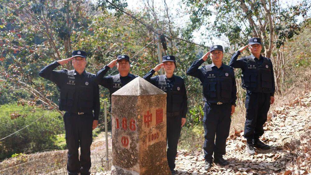 “看到妈妈46个未接来电<strong></p>
<p>如何选股票</strong>，心像被重锤击中”