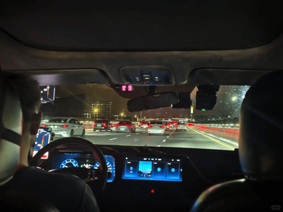 “不亚于春节回家”!凌晨5点<strong></p>
<p>中国石油股票</strong>,深圳有人已经堵在路上……