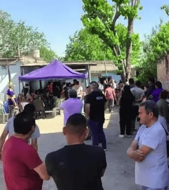 阿根廷一男子现身自己的葬礼<strong></p>
<p>中国石油股票</strong>,大喊“我还活着”