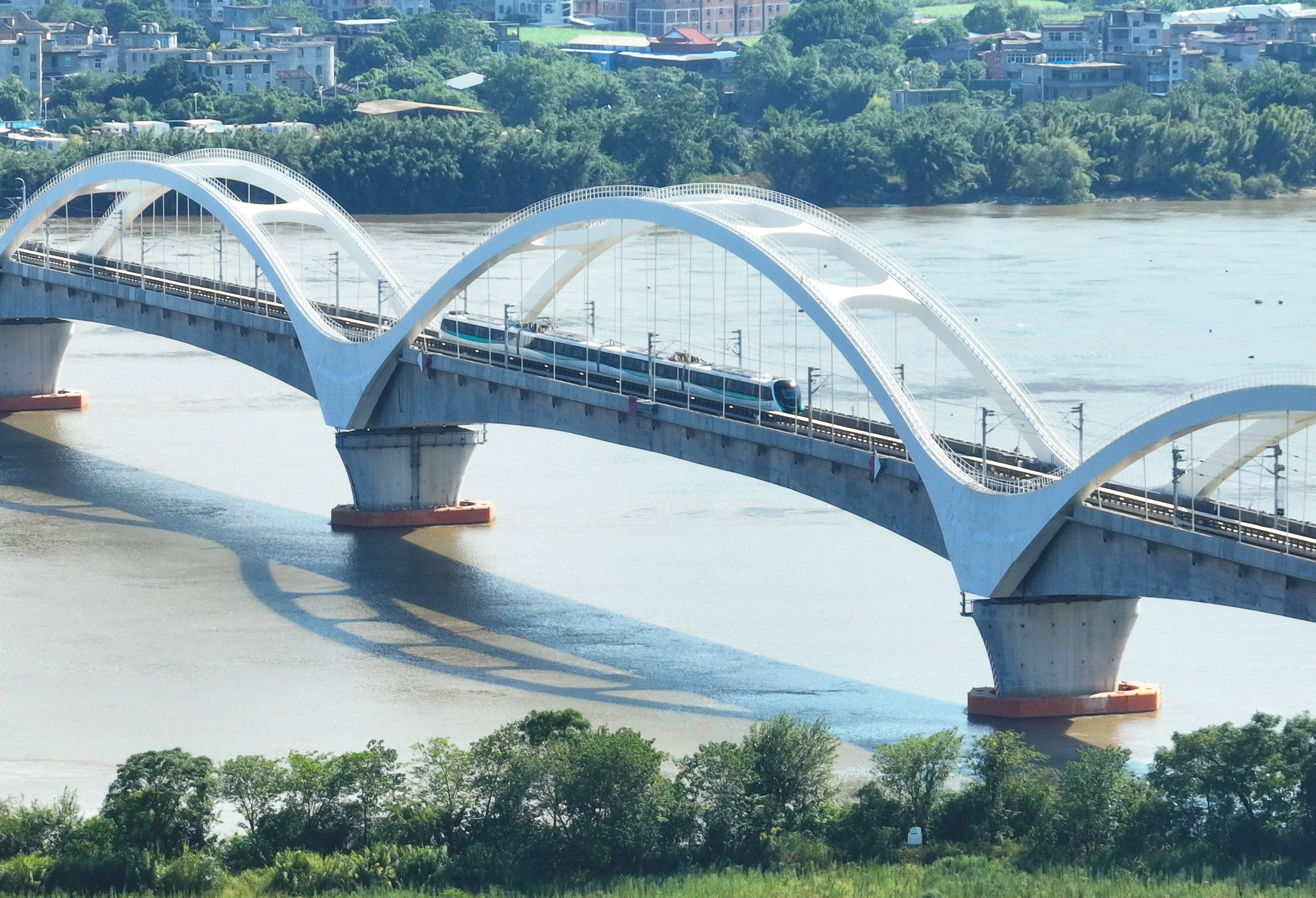 智慧调度提速出行 这条快线如何兼顾高速与舒适<strong></p>
<p>中国石油股票</strong>?