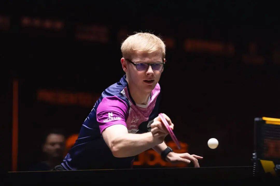 王艺迪完胜桥本<strong></p>
<p>百度股票</strong>,向鹏挺进8强 | WTT中国大满贯单打