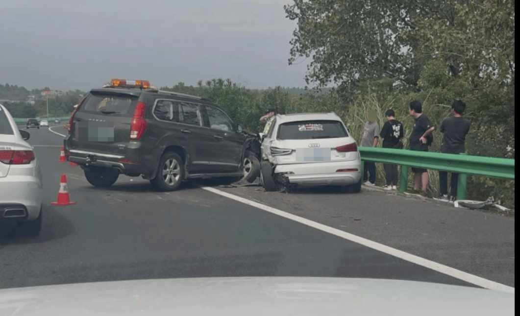 “司机像没意识了一样！”男子称SUV在高速上慢行、撞上石墩也不停<strong></p>
<p>百度股票</strong>，交警：司机目前无生命危险